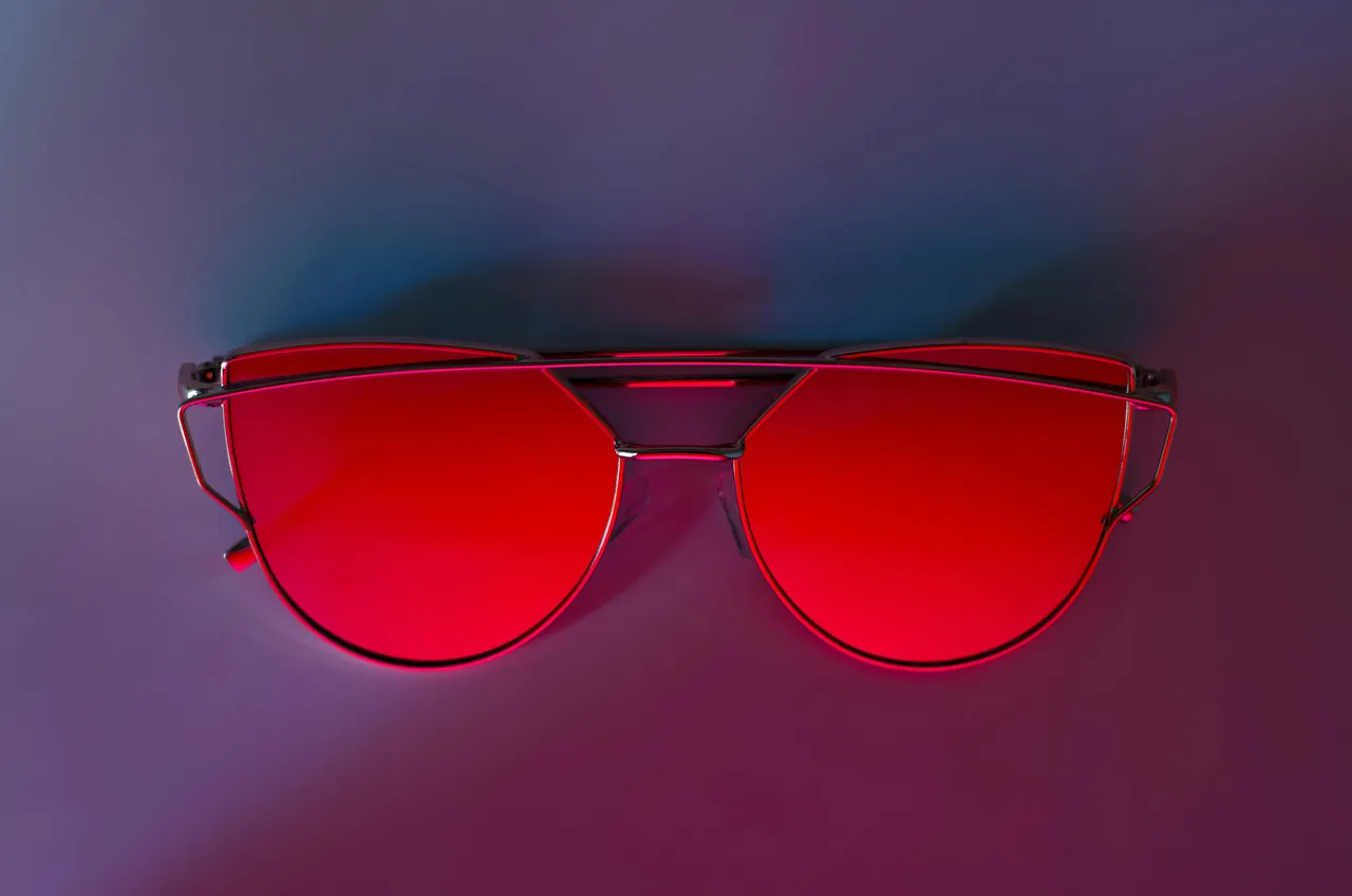 Vielfältige Auswahl an Markensonnenbrillen in verschiedenen Stilrichtungen bei Optik Ceravolo