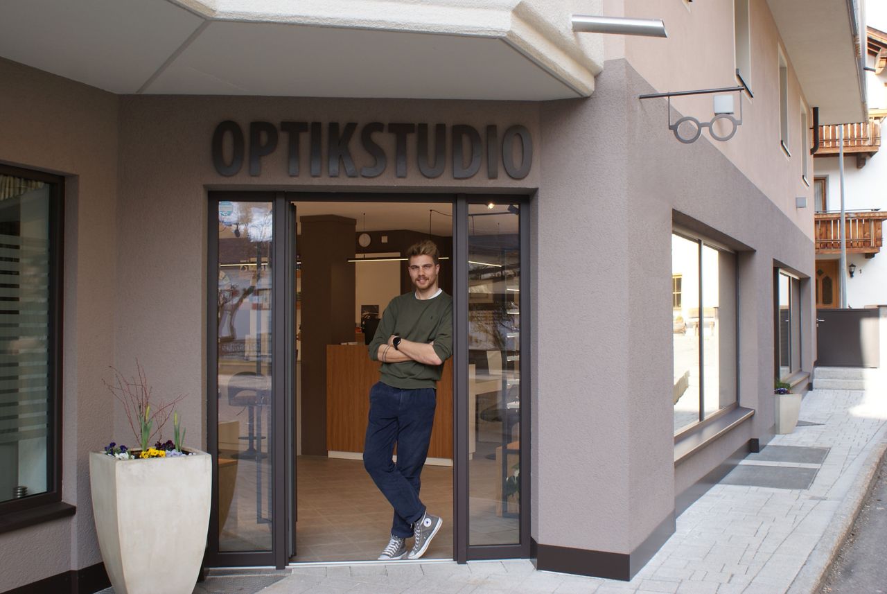 Luca Ceravolo, erfahrener Optikermeister und Optometrist in Welsberg